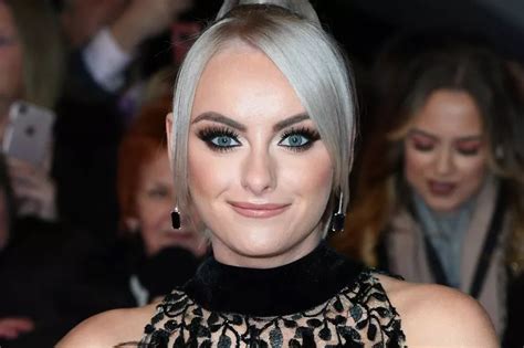 katie mcglynn tits|Katie McGlynns sassy response to troll who mocked her boobs